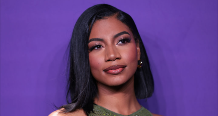 Sports Journalist Taylor Rooks Shows EVERYTHING On The Red Carpet! (Wow)